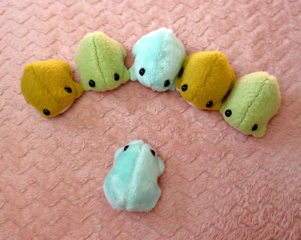 Weighted Tiny Frogs - Handmade Plushies – JelArts