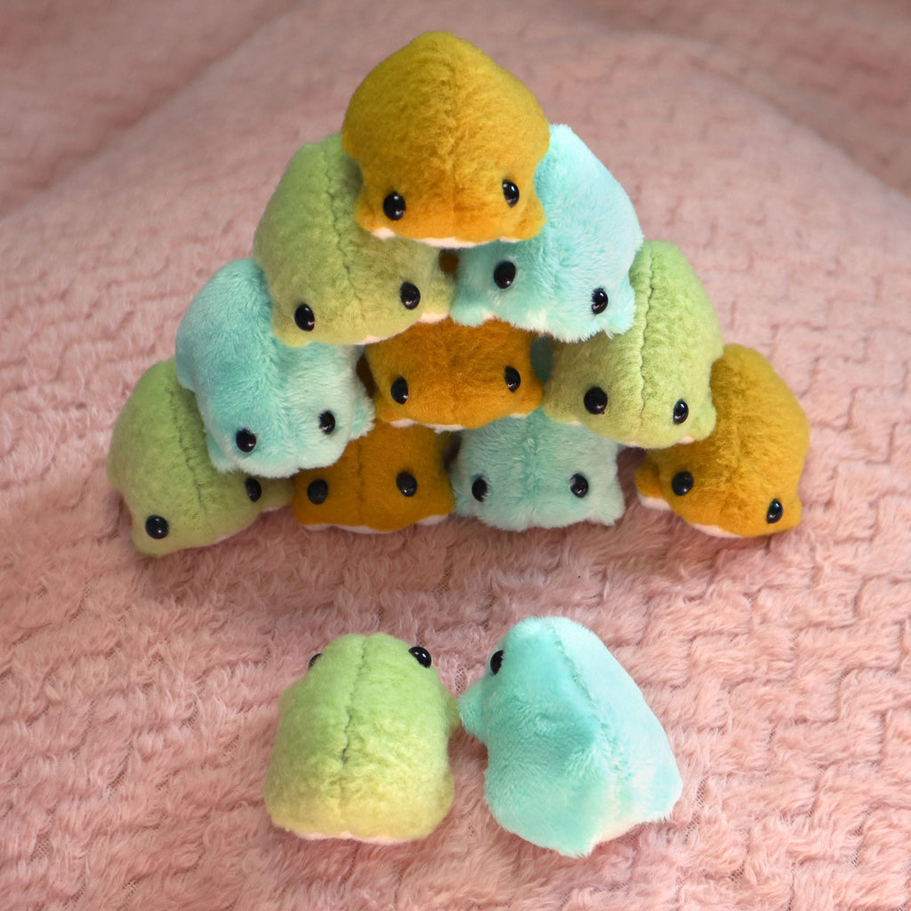 Weighted Tiny Frogs - Handmade Plushies – JelArts