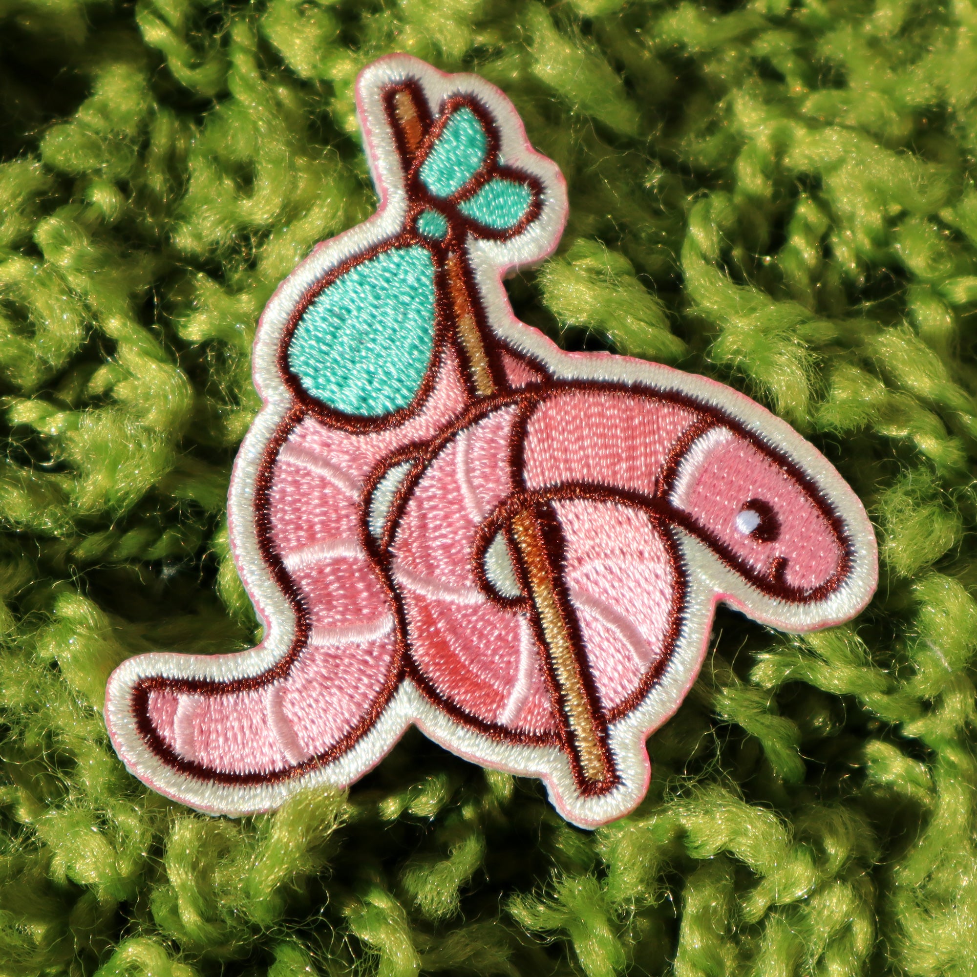 Travelling Worm - Embroidered Patch (iron-on)